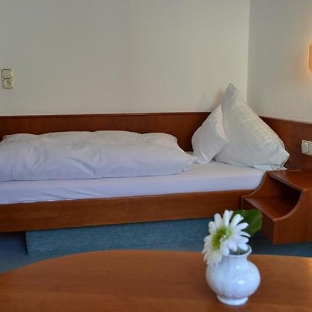 Hotel Hofgarten Bad Buchau Buitenkant foto