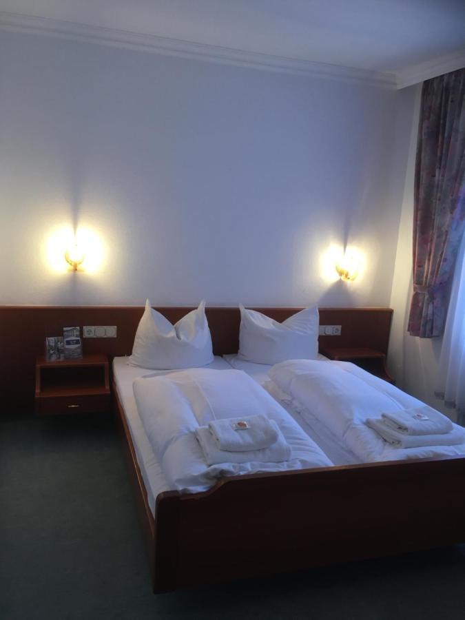 Hotel Hofgarten Bad Buchau Buitenkant foto